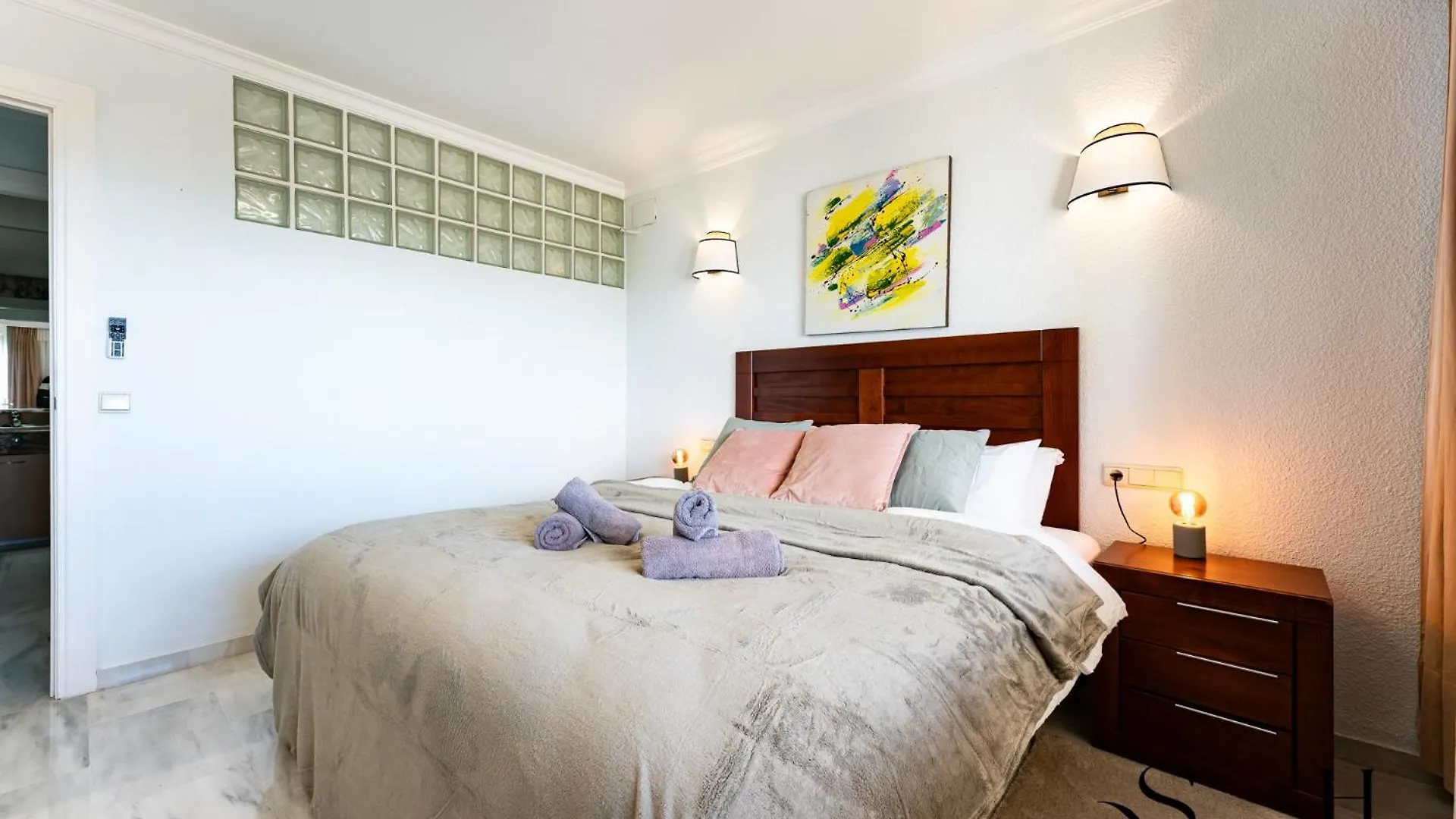 Marvelous Views, Pools, Steps To The Beach! بينالماذينا 0*,  إسبانيا