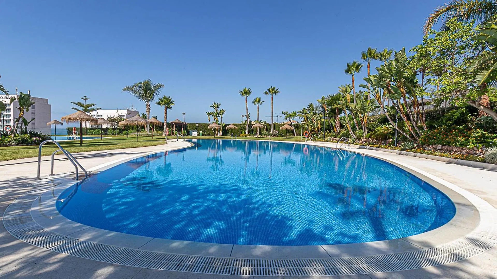 شقة Marvelous Views, Pools, Steps To The Beach! بينالماذينا